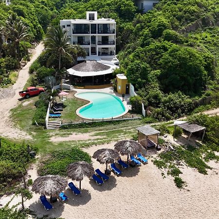 Manta Raya Hotel - Right On The Beach Cuatunalco Eksteriør bilde