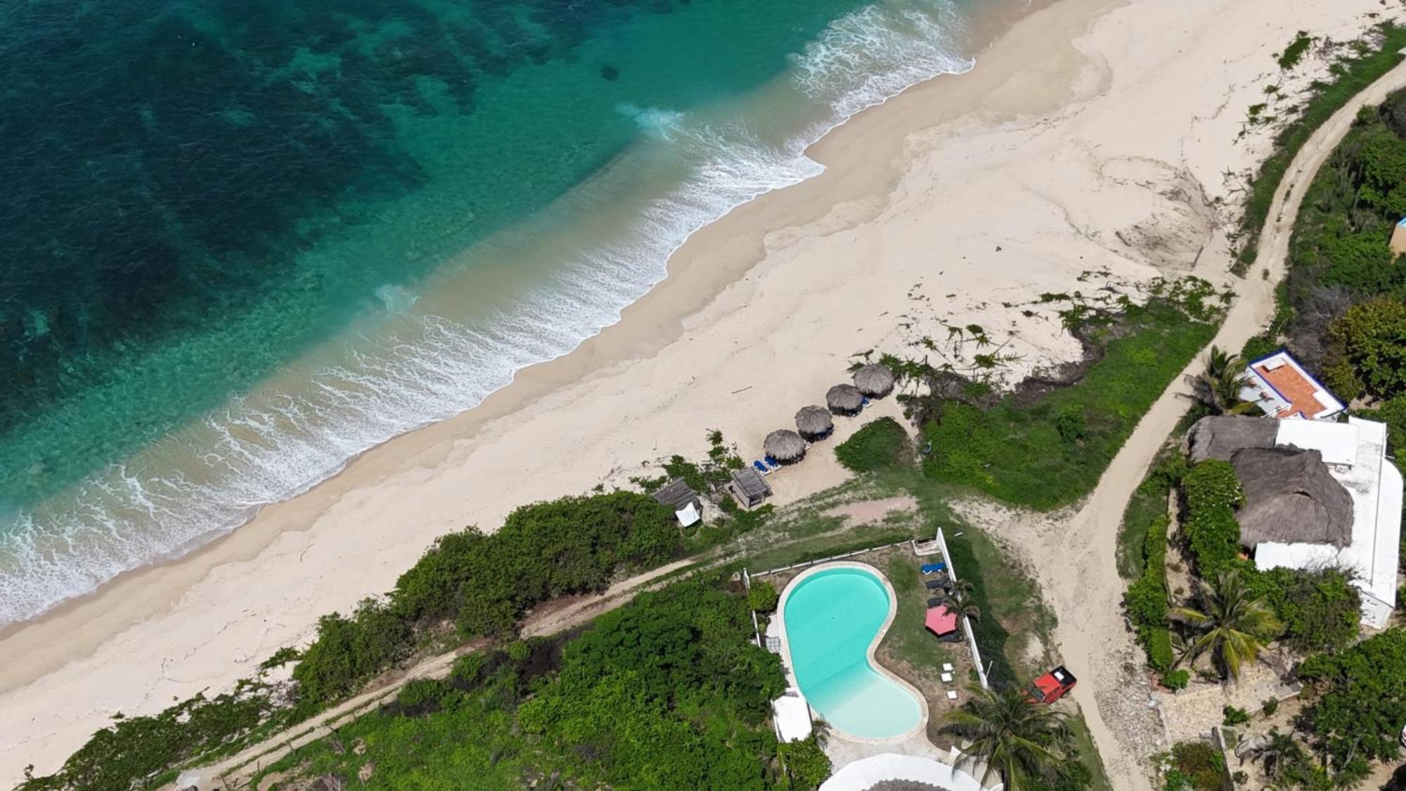 Manta Raya Hotel - Right On The Beach Cuatunalco Eksteriør bilde