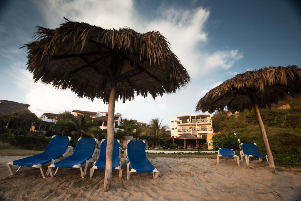 Manta Raya Hotel - Right On The Beach Cuatunalco Eksteriør bilde